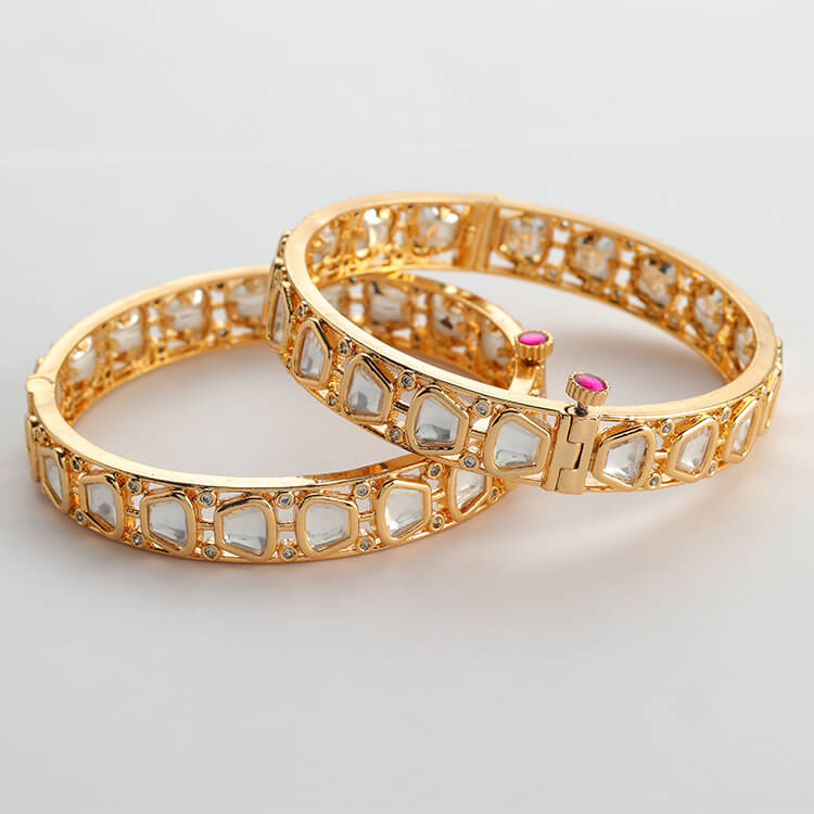 24 Karat Gold Plated Single Line Kundan Bangle with Screw, Size 2.6