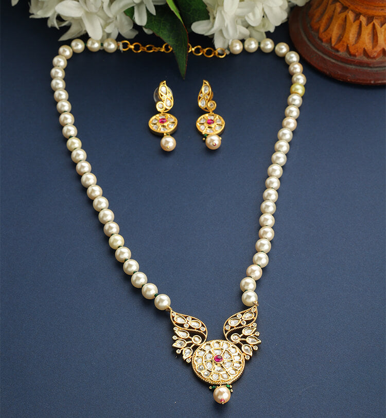 Shell Pearl Pendant Set with 24 Karat Gold Plating